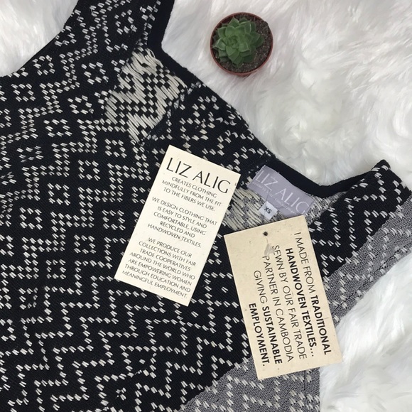 🫶Handwoven Reversible Ikat Tilly Dress - Picture 6 of 8